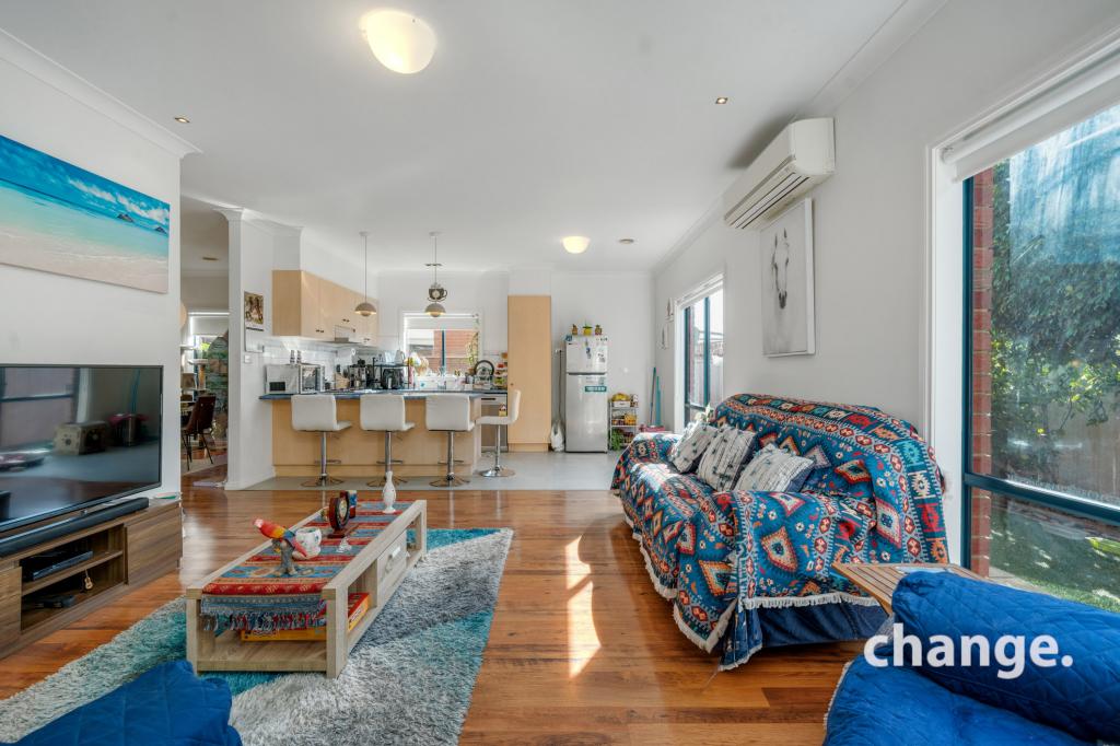 61 Northampton Cres, Caroline Springs, VIC 3023