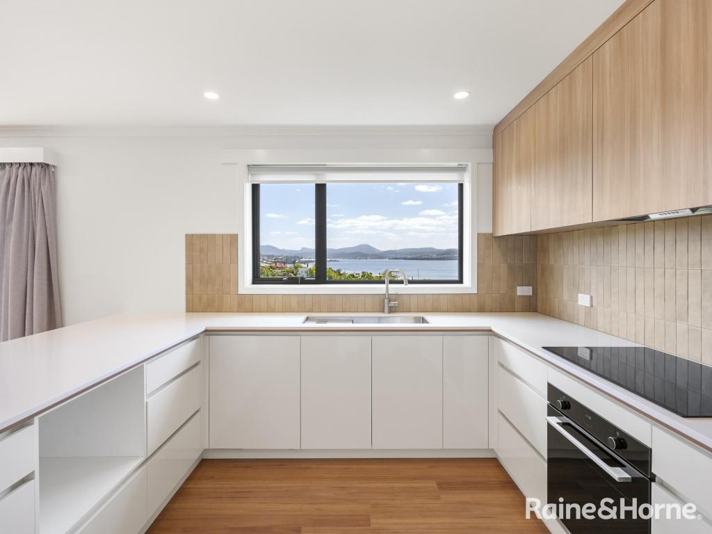 2/13 Cedar Ct, Sandy Bay, TAS 7005