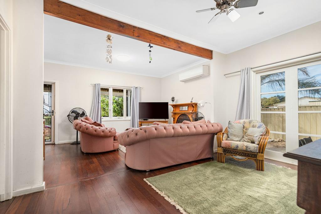 16 Compton St, Rangeway, WA 6530