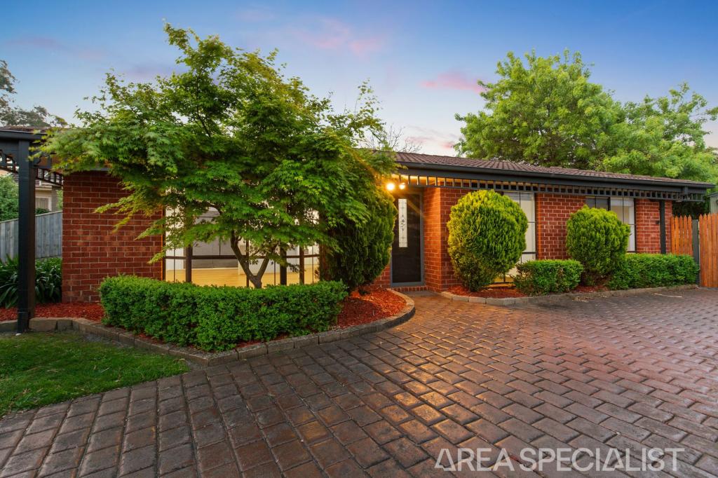 24 Leonard Dr, Langwarrin, VIC 3910