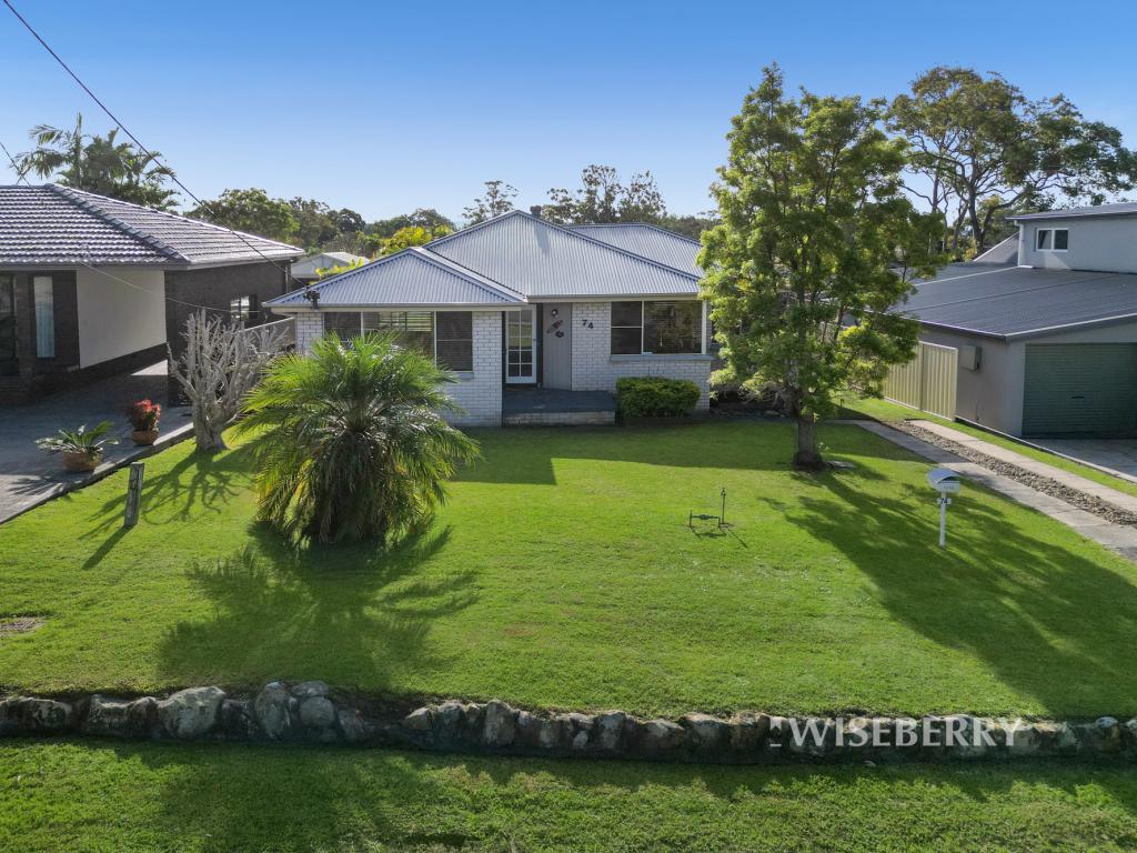 74 Campbell Pde, Mannering Park, NSW 2259