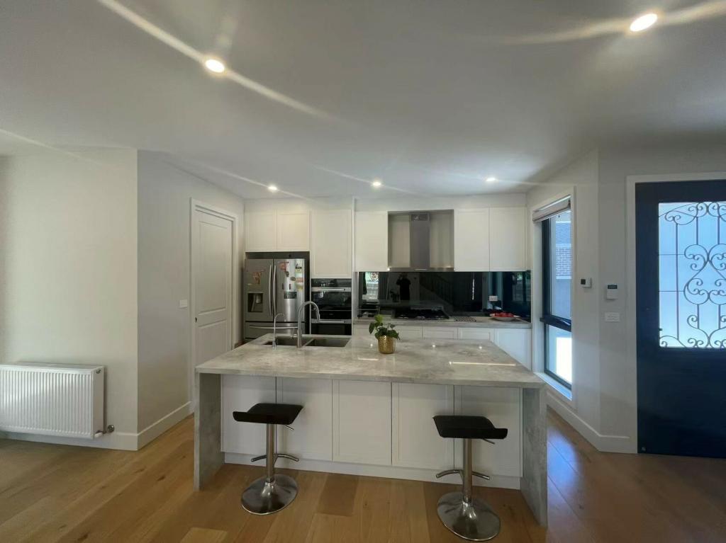 26b Cassowary St, Doncaster East, VIC 3109