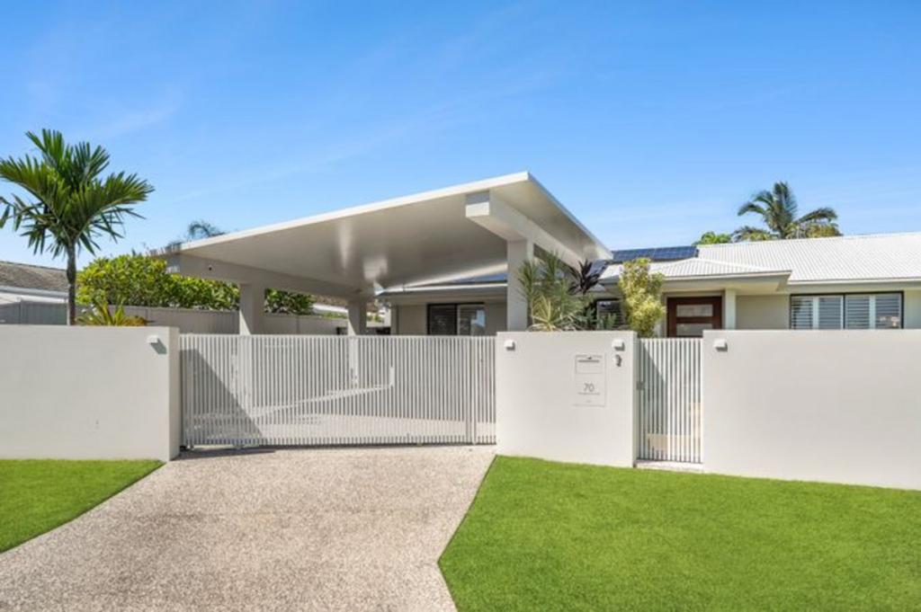 70 Wedgebill Pde, Burleigh Waters, QLD 4220