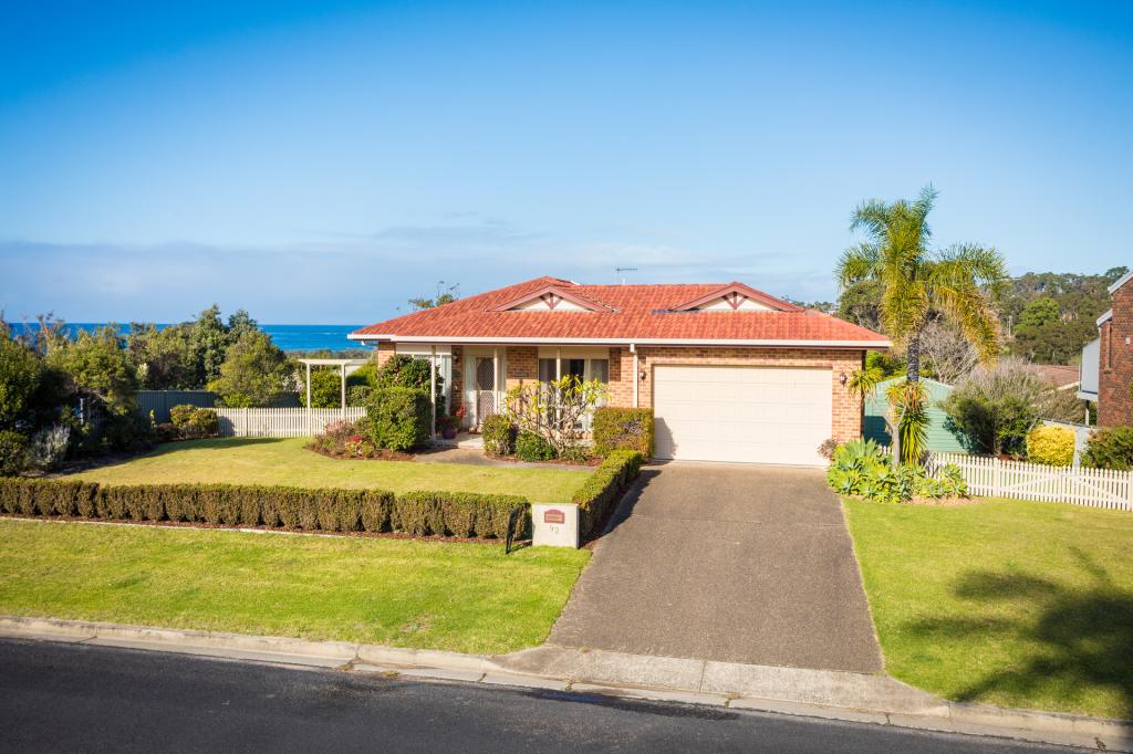 92 PACIFIC WAY, TURA BEACH, NSW 2548