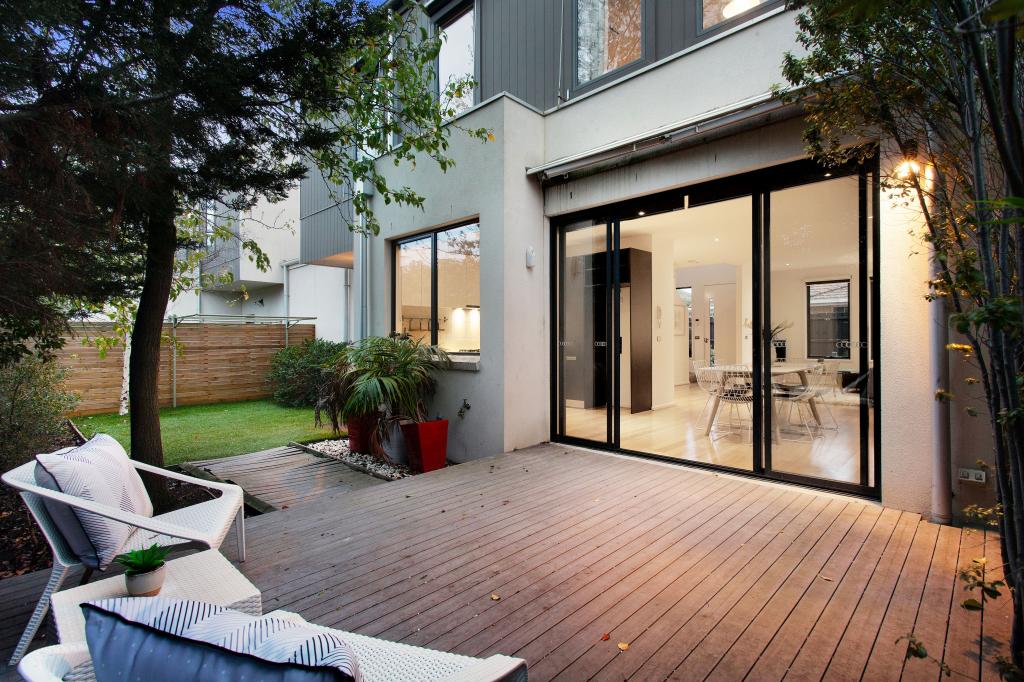2/74 Woornack Rd, Carnegie, VIC 3163