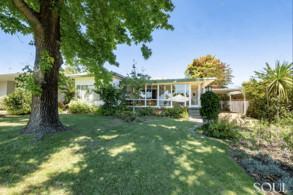 13 Boonah St, Griffith, NSW 2680