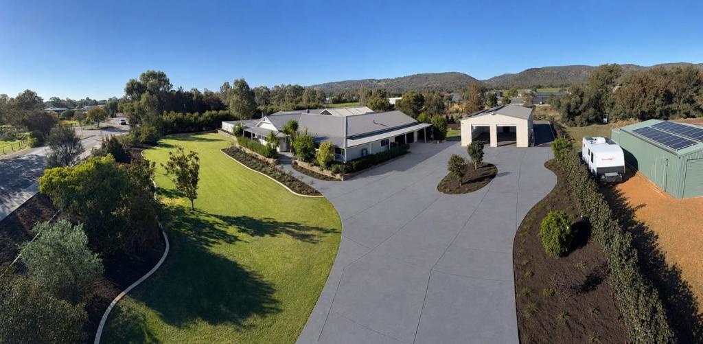 127 Lefroy St, Serpentine, WA 6125
