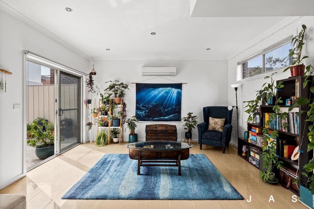 2/10 Hampton Pde, West Footscray, VIC 3012