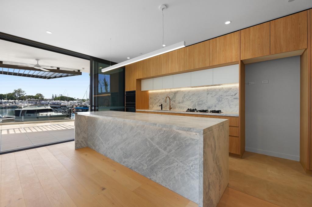 1/27 GRAND JABIRU WAY, HOPE ISLAND, QLD 4212