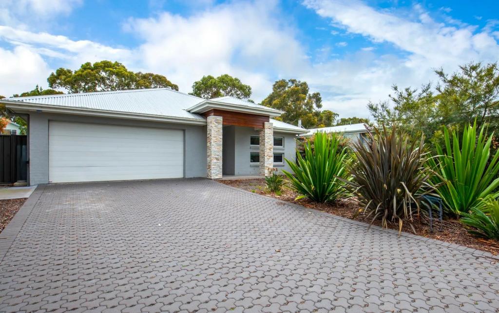 12 Sandlewood Cove, Callala Beach, NSW 2540