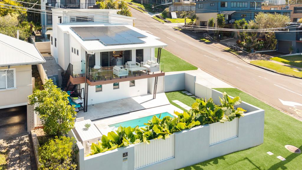 8 Upper Gay Tce, Kings Beach, QLD 4551