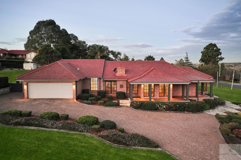 2 Haddin Pl, Kirkham, NSW 2570