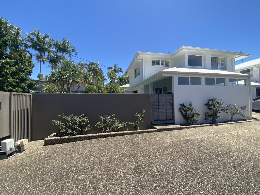 1/2 Sylvia St, Noosaville, QLD 4566