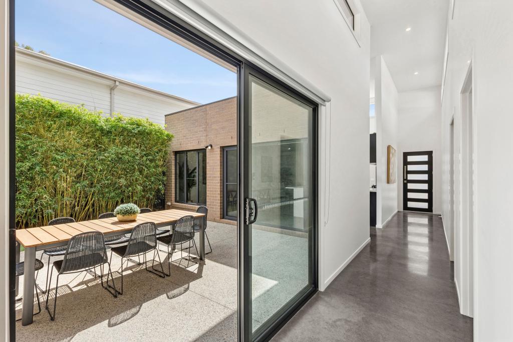 2/26 SETTLEMENT RD, BELMONT, VIC 3216