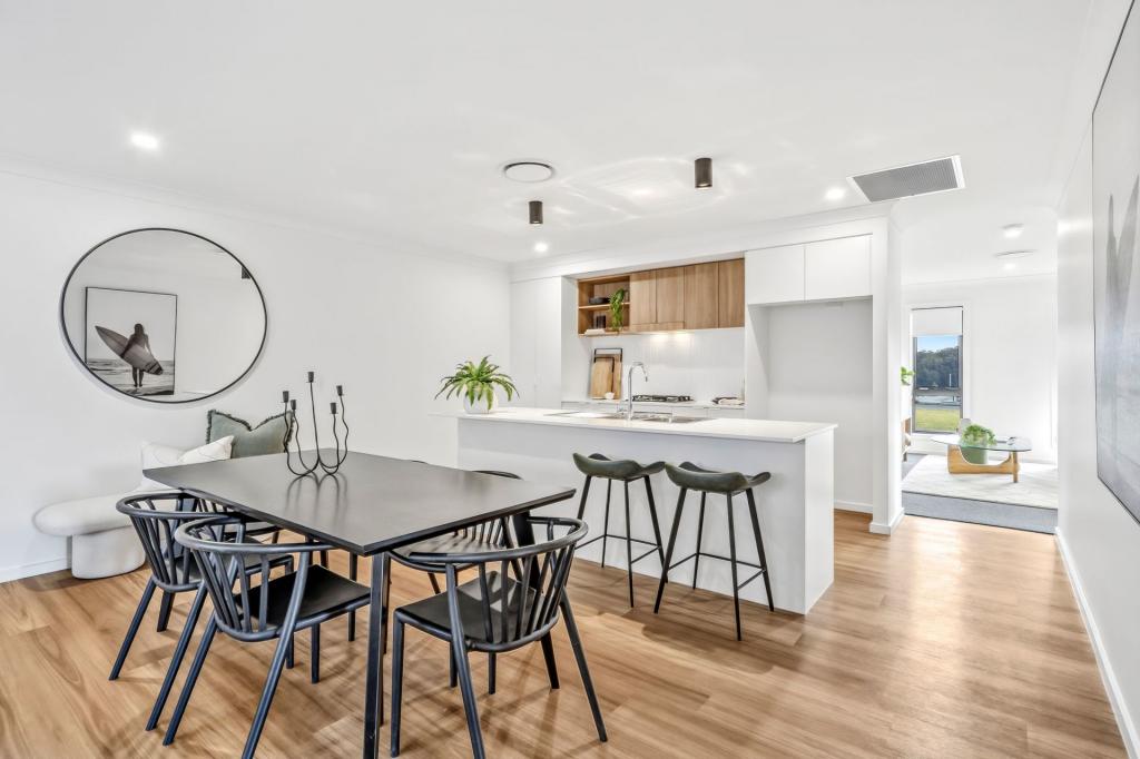 2 Whitlam St, Thrumster, NSW 2444