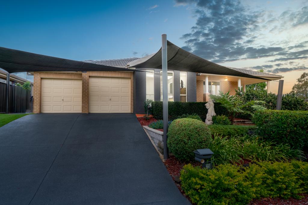 25 Quarterhorse Pde, Wadalba, NSW 2259