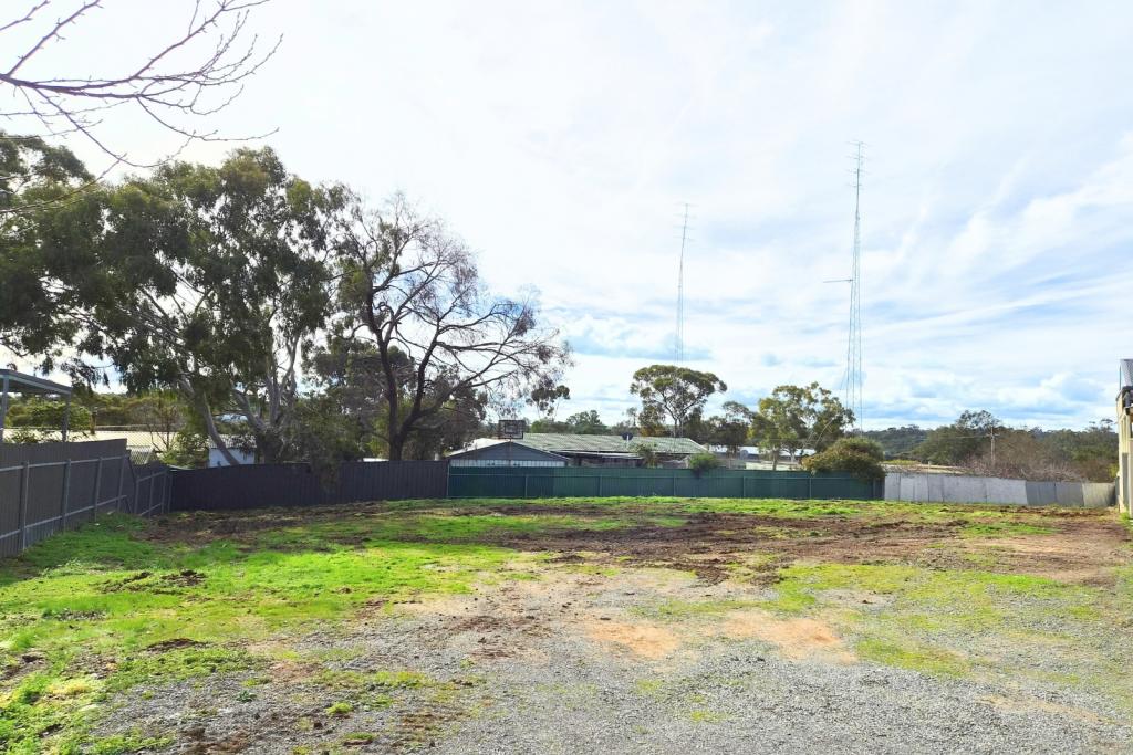 5 Heath Cl, Clare, SA 5453