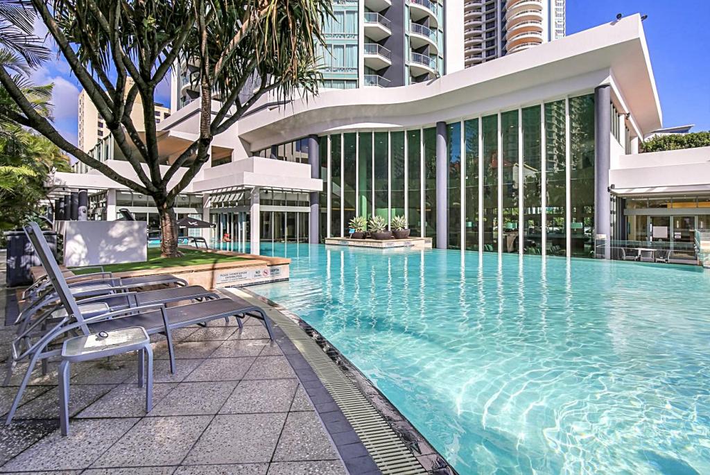303/25 Laycock St, Surfers Paradise, QLD 4217