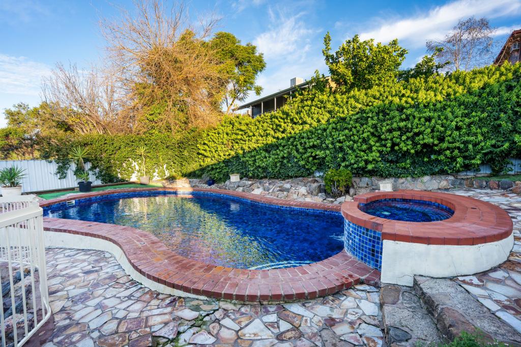 685 Logan Rd, Glenroy, NSW 2640