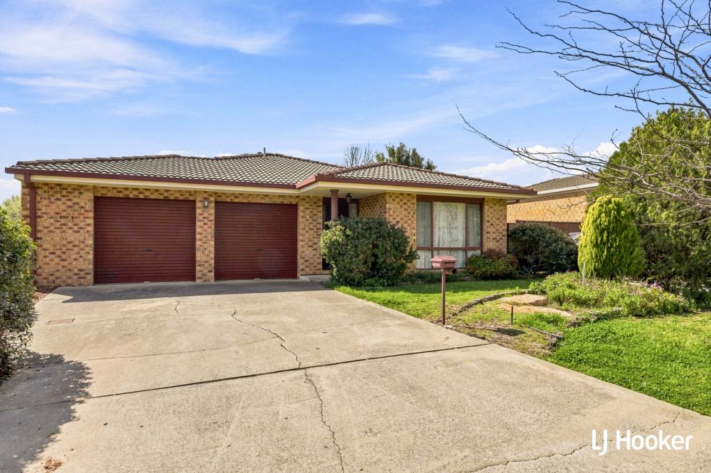 8 Quinlivan Cres, Dunlop, ACT 2615
