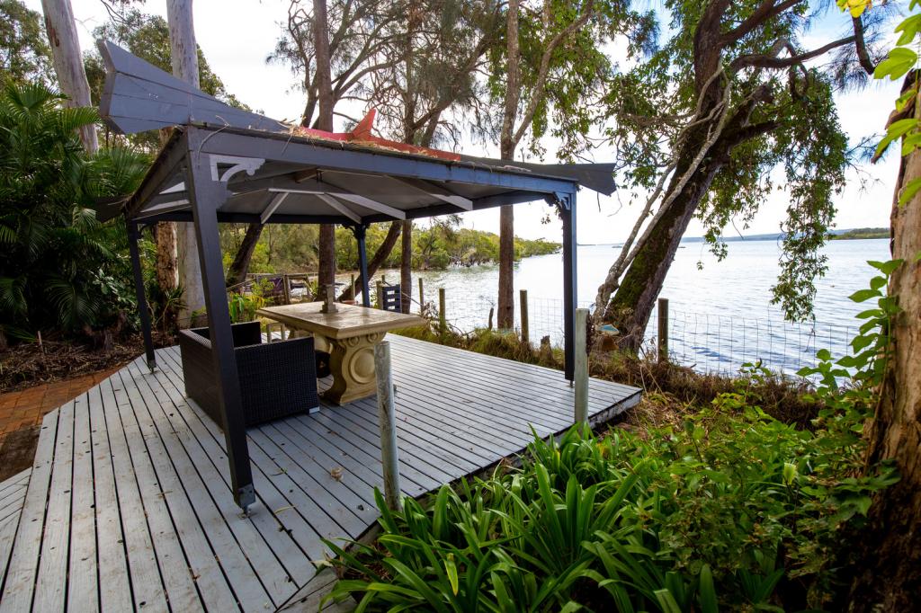94 Timothy St, Macleay Island, QLD 4184