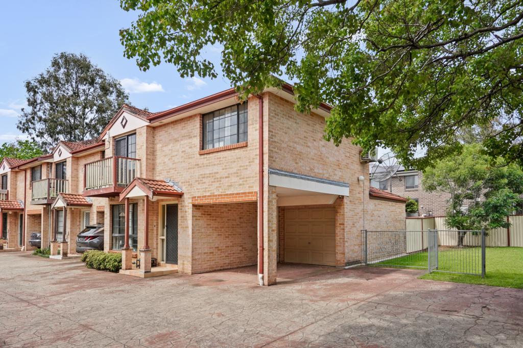 8/14 LALOR RD, QUAKERS HILL, NSW 2763