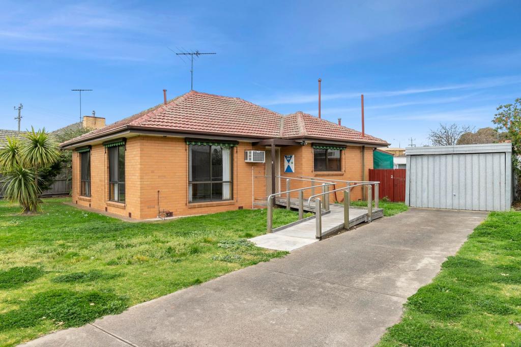 2 Waiora Ave, Hamlyn Heights, VIC 3215