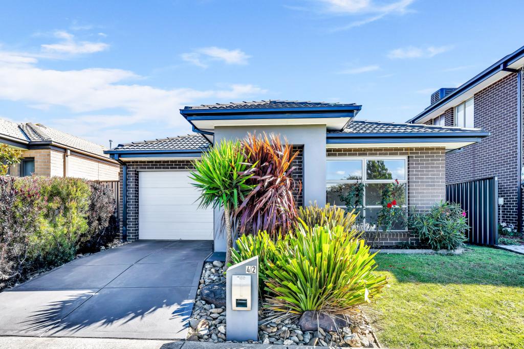 42 Haflinger Ave, Clyde North, VIC 3978