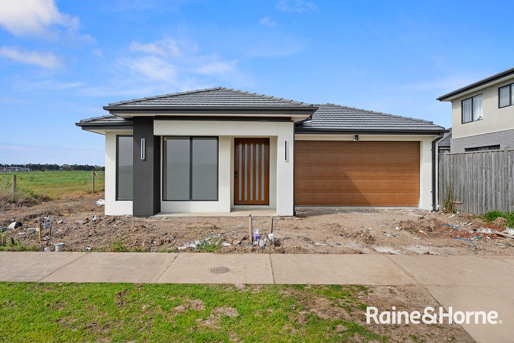 11 BAXTER ST, CLYDE NORTH, VIC 3978