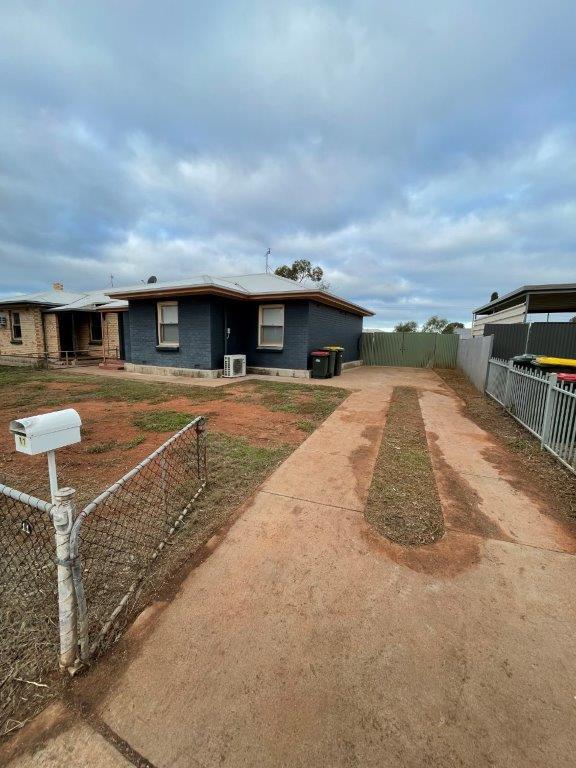 11 Perkins St, Whyalla Stuart, SA 5608