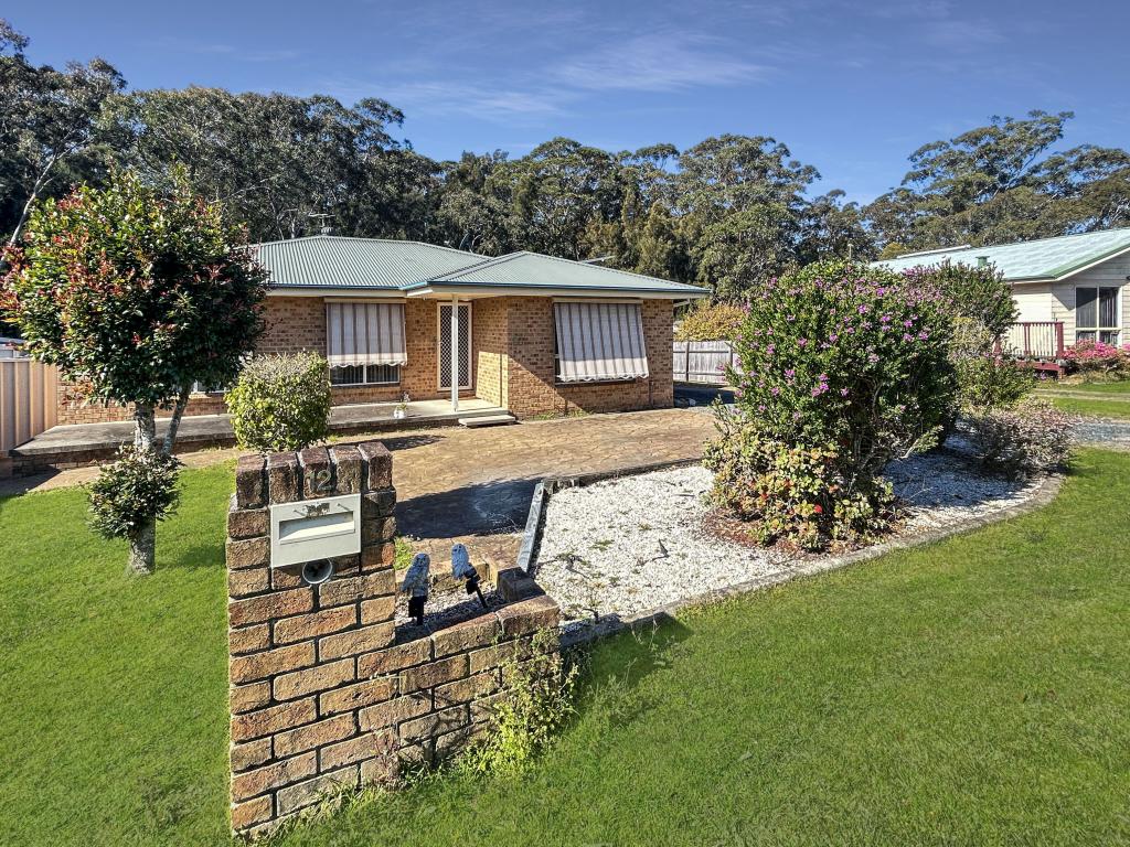 12 RENEE CRES, MORUYA HEADS, NSW 2537