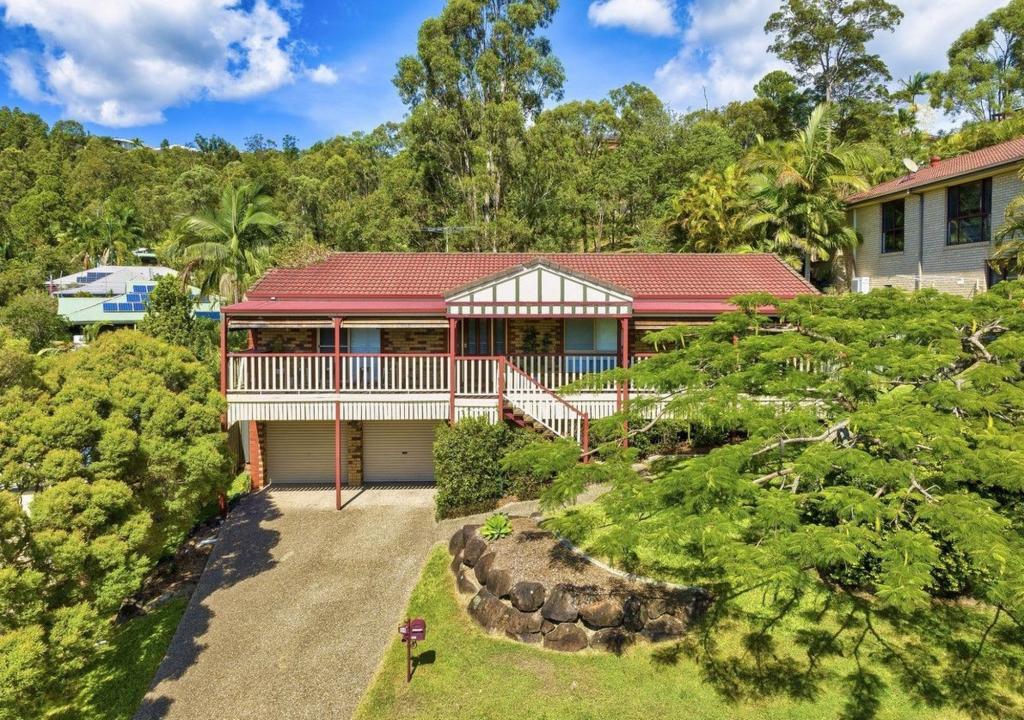 34 CAPRICORN DR, PACIFIC PINES, QLD 4211