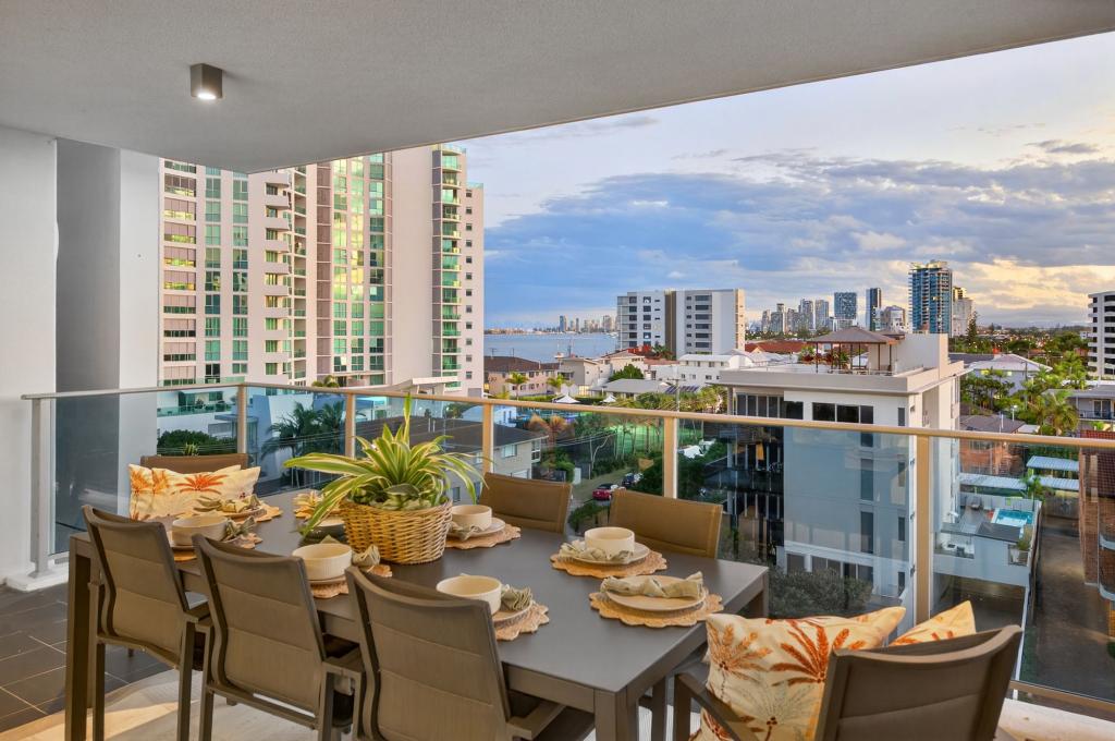 501/20 Labrador St, Labrador, QLD 4215