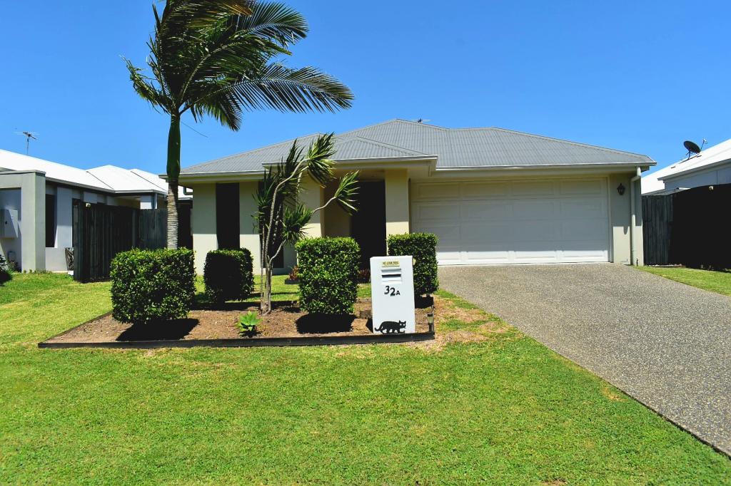 32a Newport Pde, Blacks Beach, QLD 4740