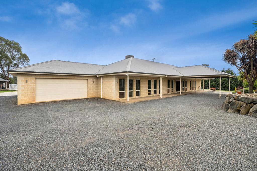 17 Mathiesons Rd, Wandong, VIC 3758