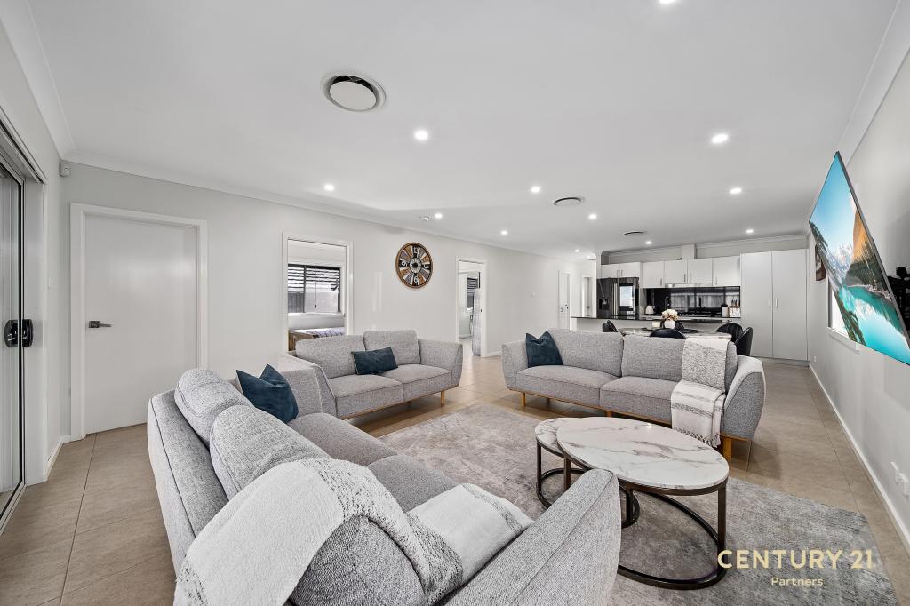 8 Glider Ave, Middleton Grange, NSW 2171