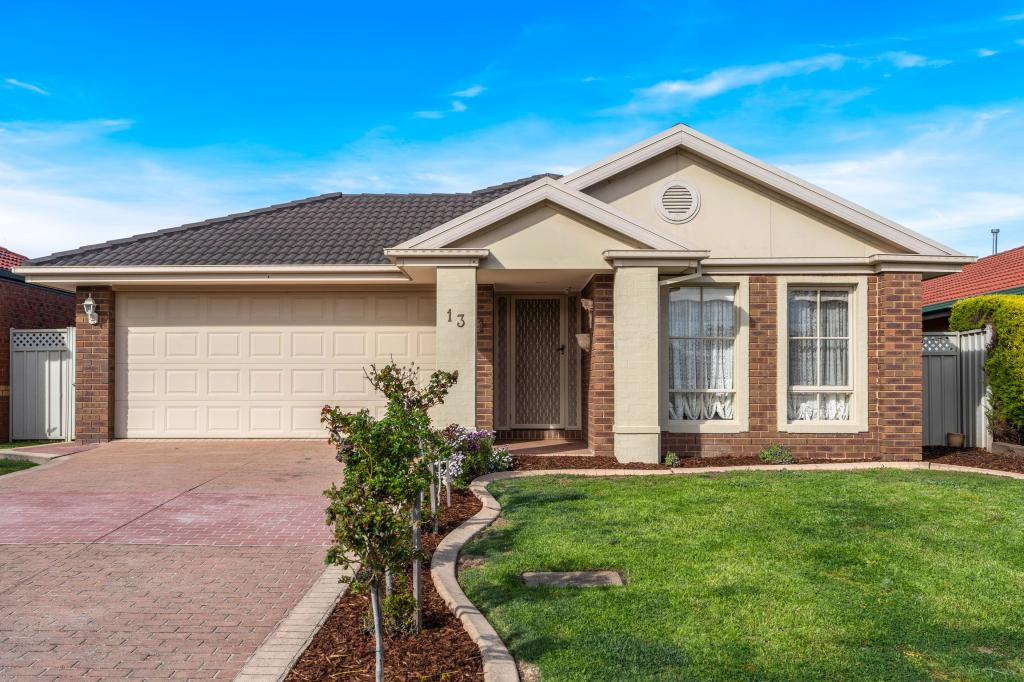 13 Jacaranda Pl, Craigieburn, VIC 3064