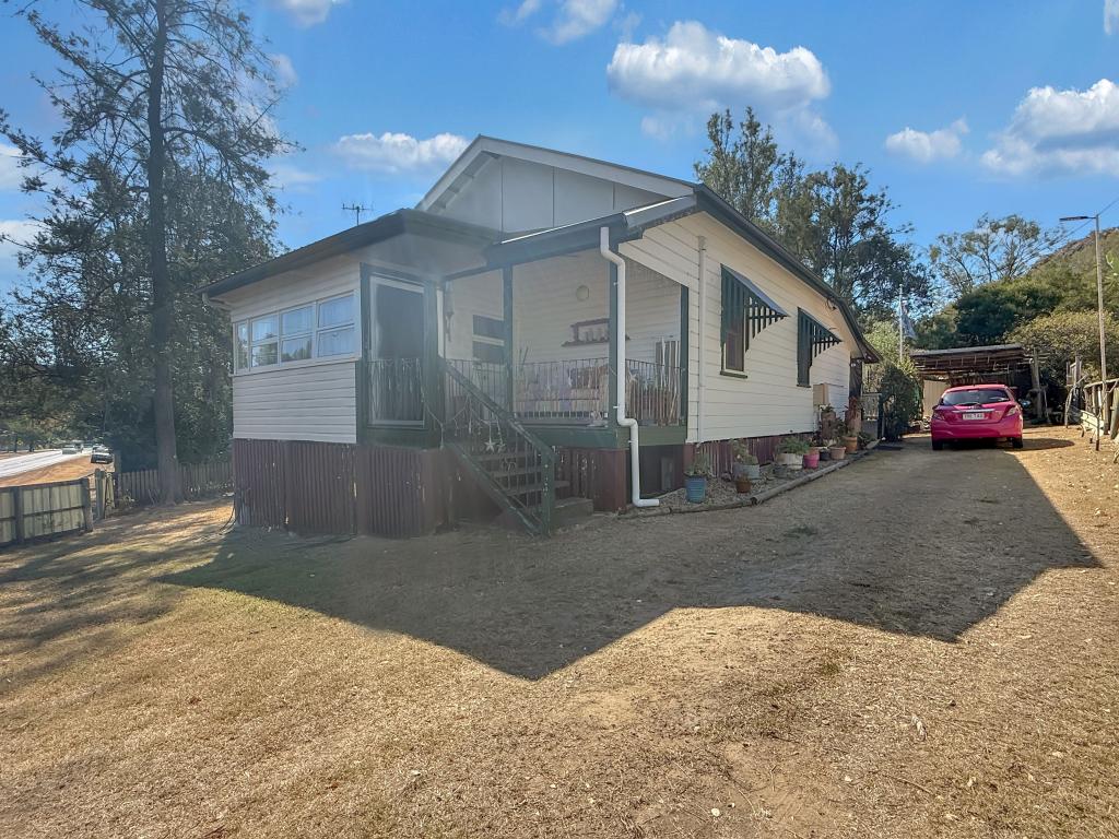 53 Ipswich St, Esk, QLD 4312