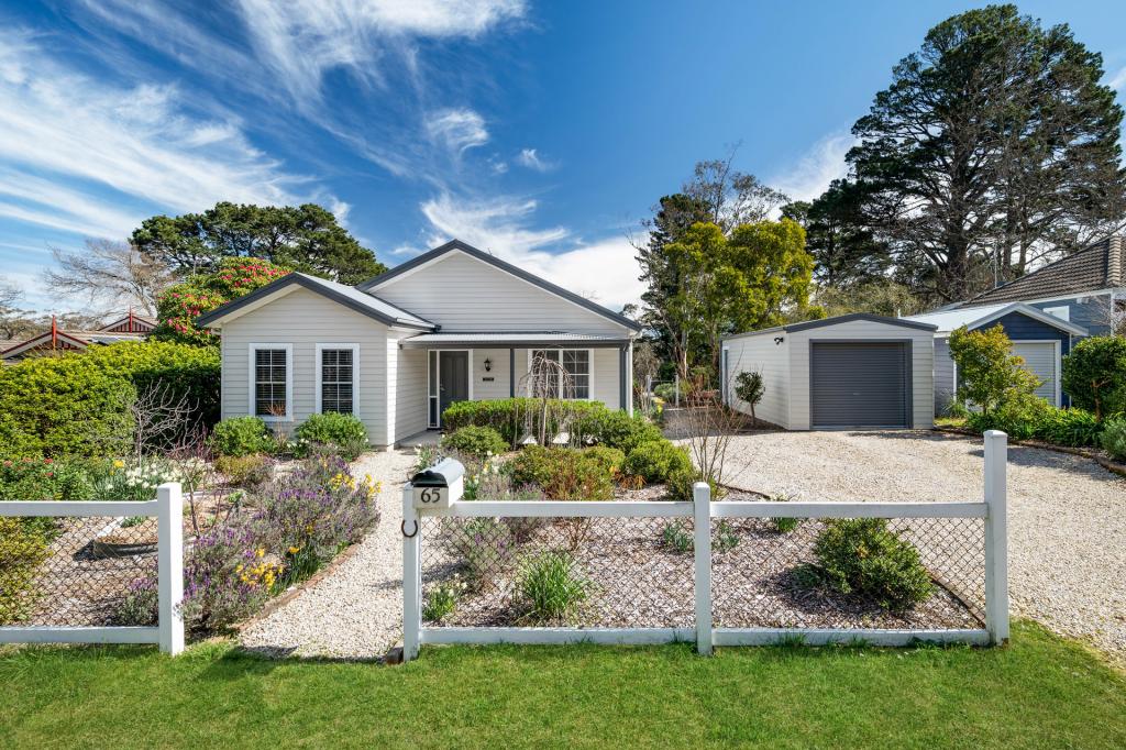 65 Valley Rd, Wentworth Falls, NSW 2782