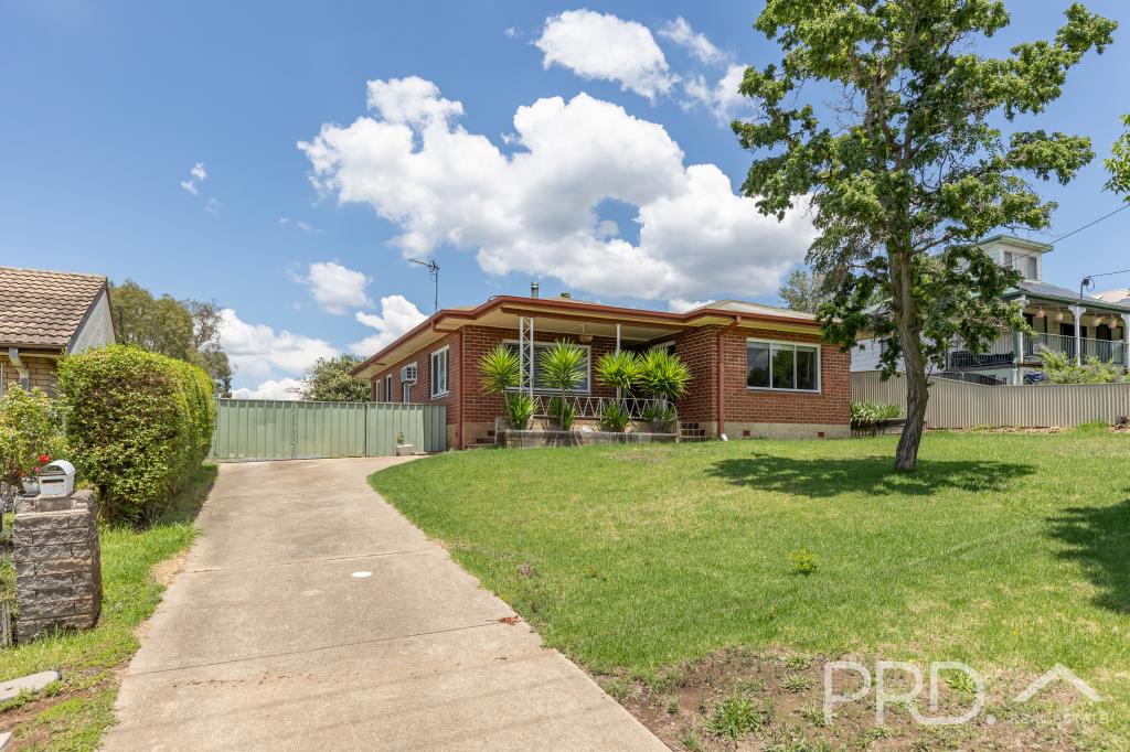 90 Broughton St, Tumut, NSW 2720