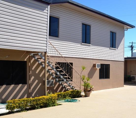 2/5 HOLLAND ST, WEST MACKAY, QLD 4740