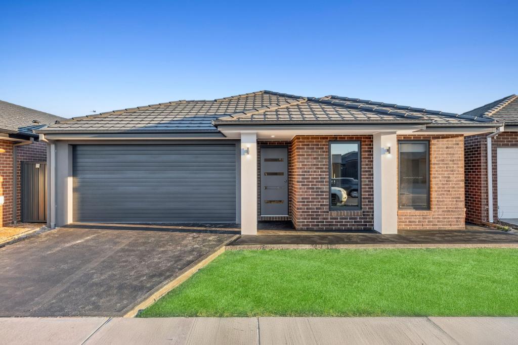 70 Taupe Cct, Clyde North, VIC 3978