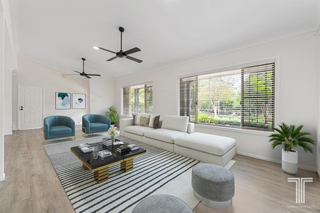 12 Cadogan St, Carindale, QLD 4152