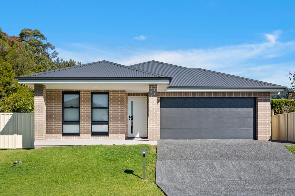 4 Fleet Cres, Albion Park, NSW 2527