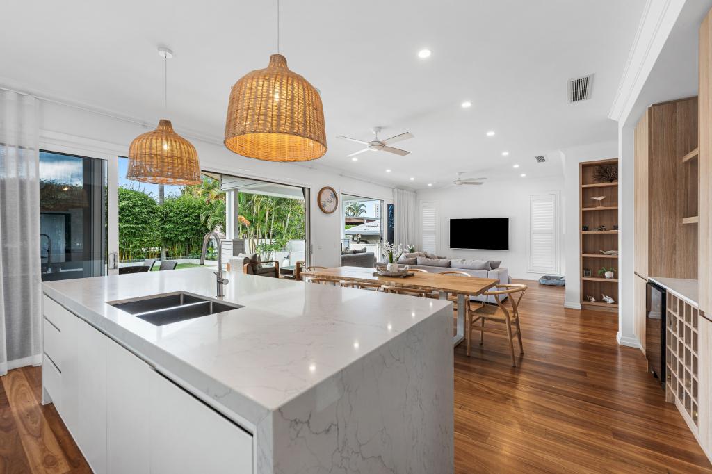 17 Warrina Cres, Burleigh Waters, QLD 4220