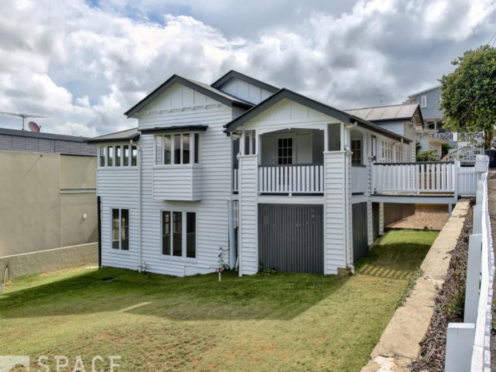 8 Rupert St, Windsor, QLD 4030