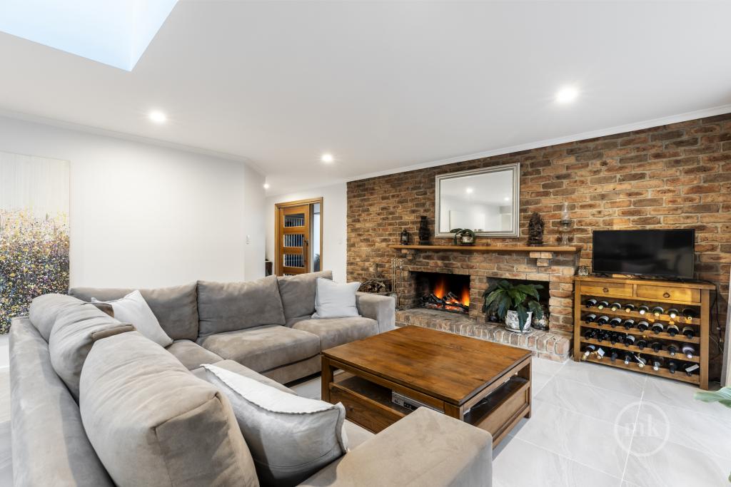295 Kangaroo Ground Warrandyte Rd, Kangaroo Ground, VIC 3097