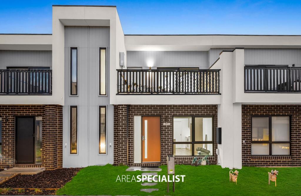 32 Myrtle Walk, Cranbourne West, VIC 3977