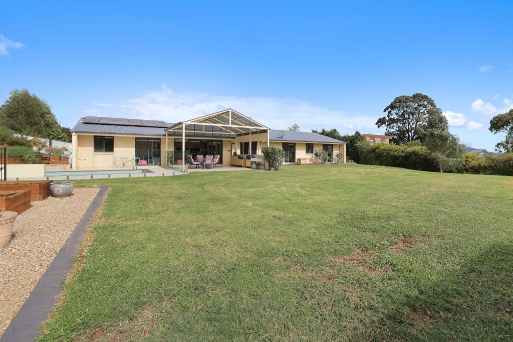 3/13B WORTHY ST, LEONGATHA, VIC 3953