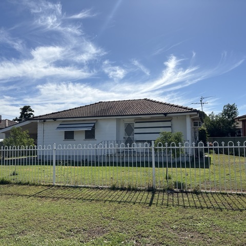 11 Sussex St, West Tamworth, NSW 2340